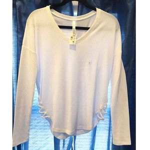 Woman’s White Crisscross Sided Long Sleeve Shirt
